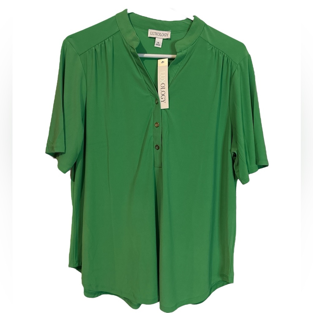New Luxology Green Blouse with Mandarin Collar and Short Sleeves
